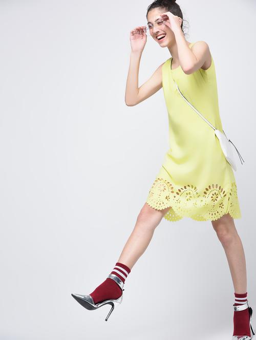 cut work scalloped shift dress - 15905875 - Very Small Image - 1