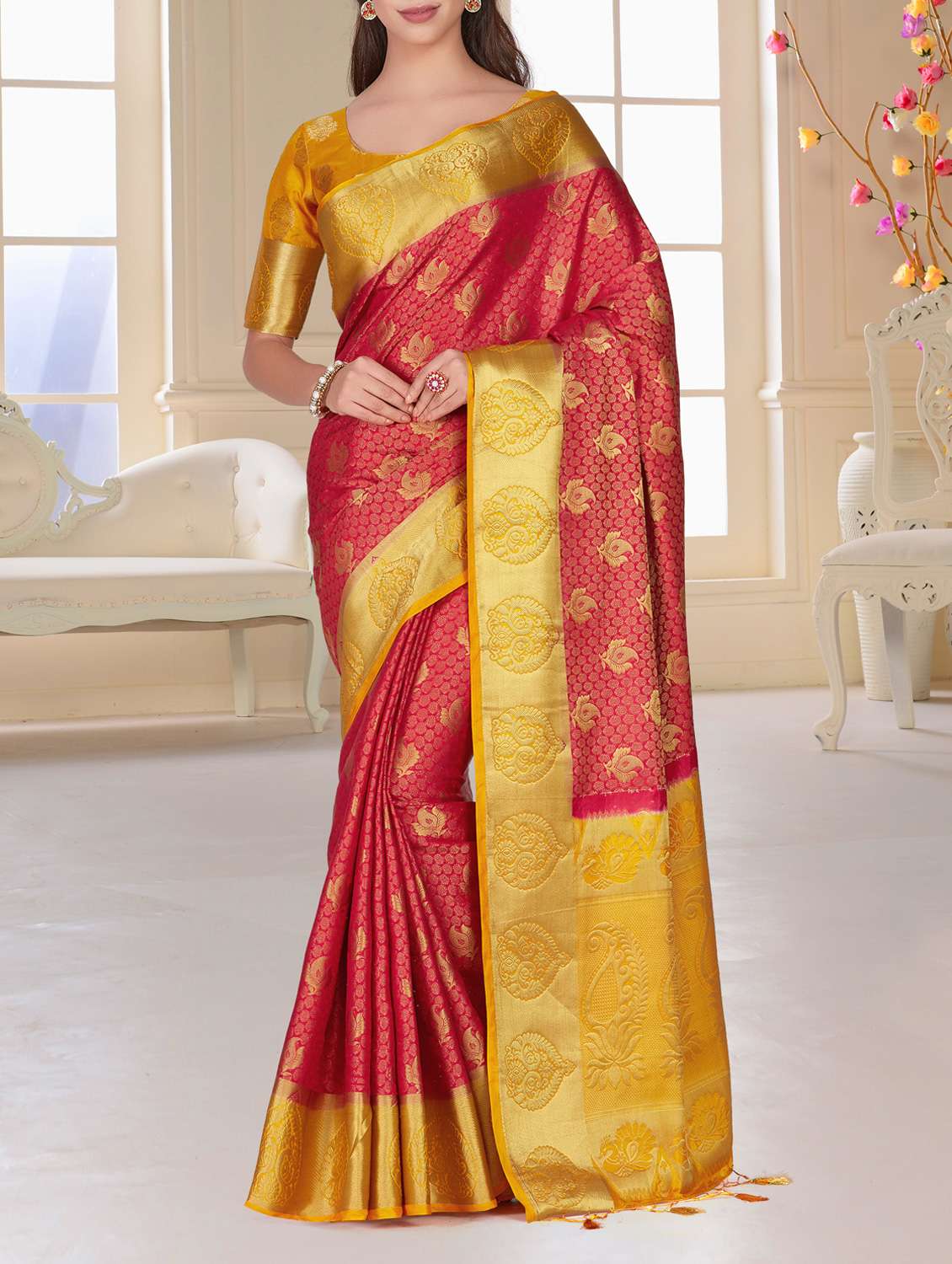 Contrast Border Paisley Kanjivaram Saree