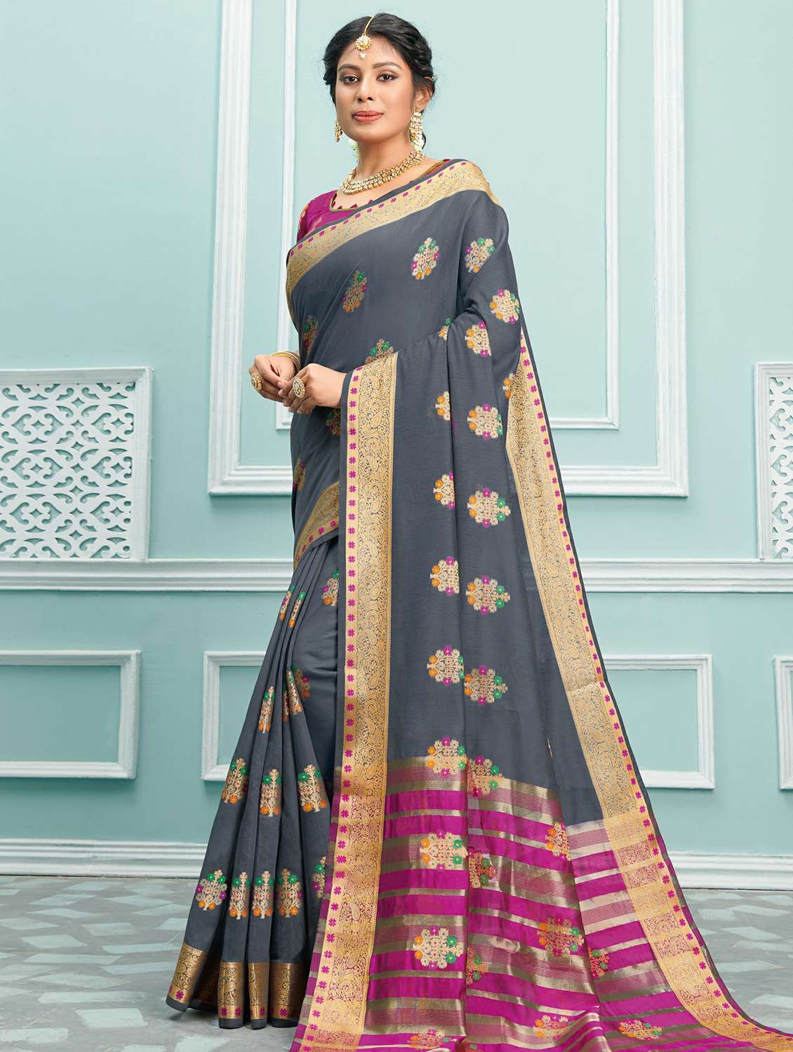 Floral Zari Work Woven Saree With Blouse