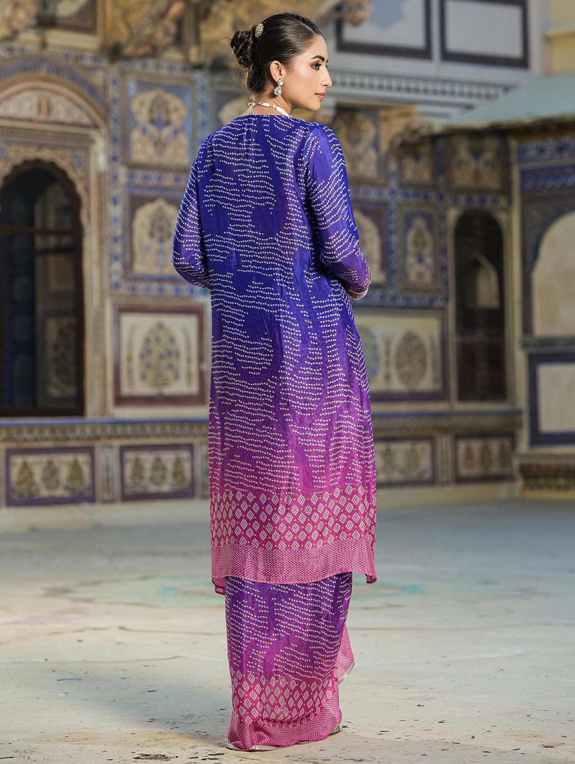 Women Blue Bandahni Print Fusion Sets