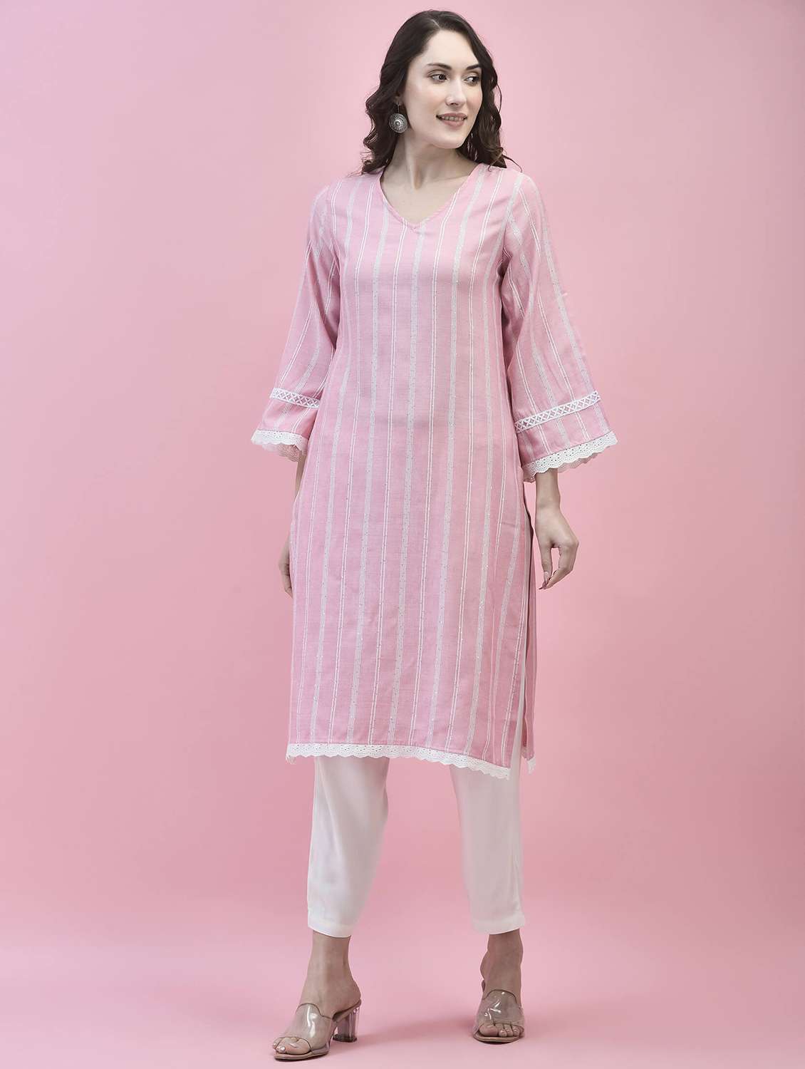 Women Three Quarter Sleeve Straight Kurta