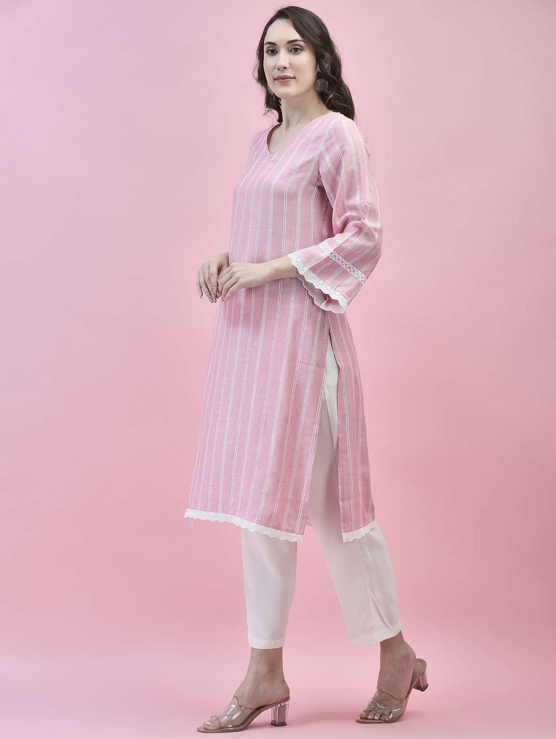 Women Three Quarter Sleeve Straight Kurta