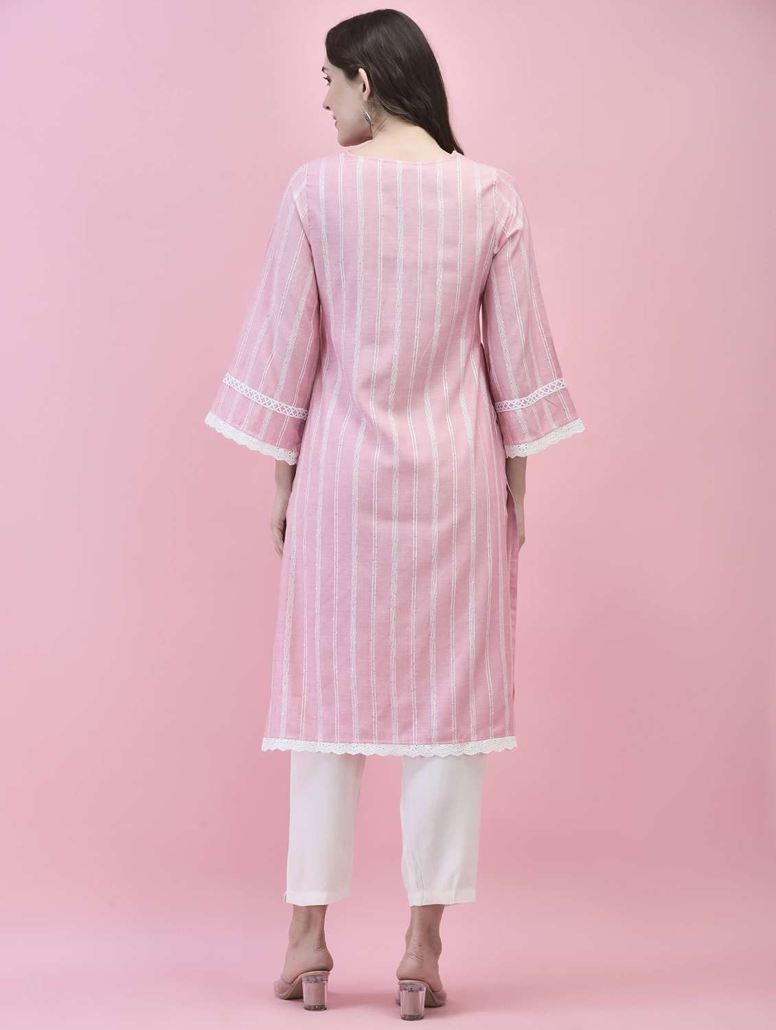 Women Three Quarter Sleeve Straight Kurta