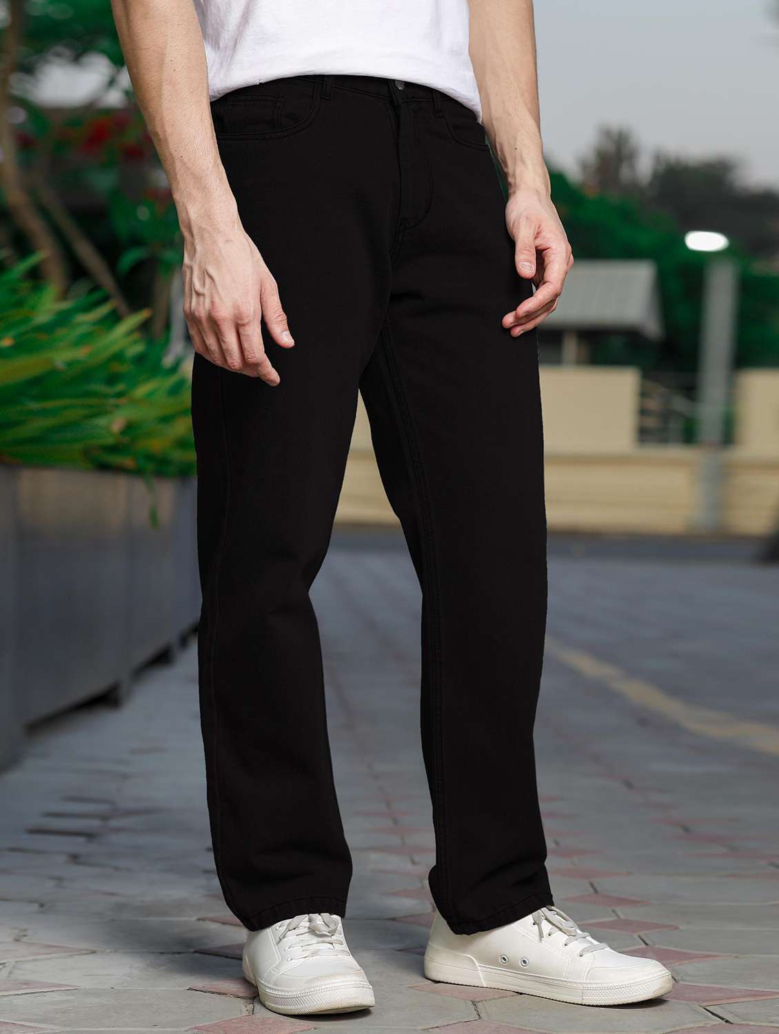 Men Mid Rise Plain Denim Jeans