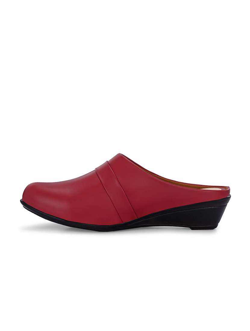 Women Solid Slip On Mule
