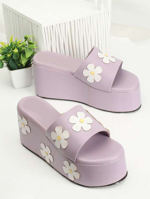 Women Lavender Slip On Wedges