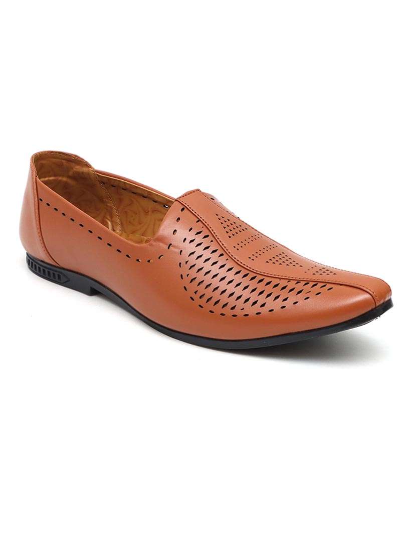 Tan Synthetic Slip On Jutis