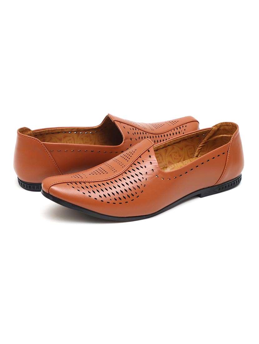 Tan Synthetic Slip On Jutis