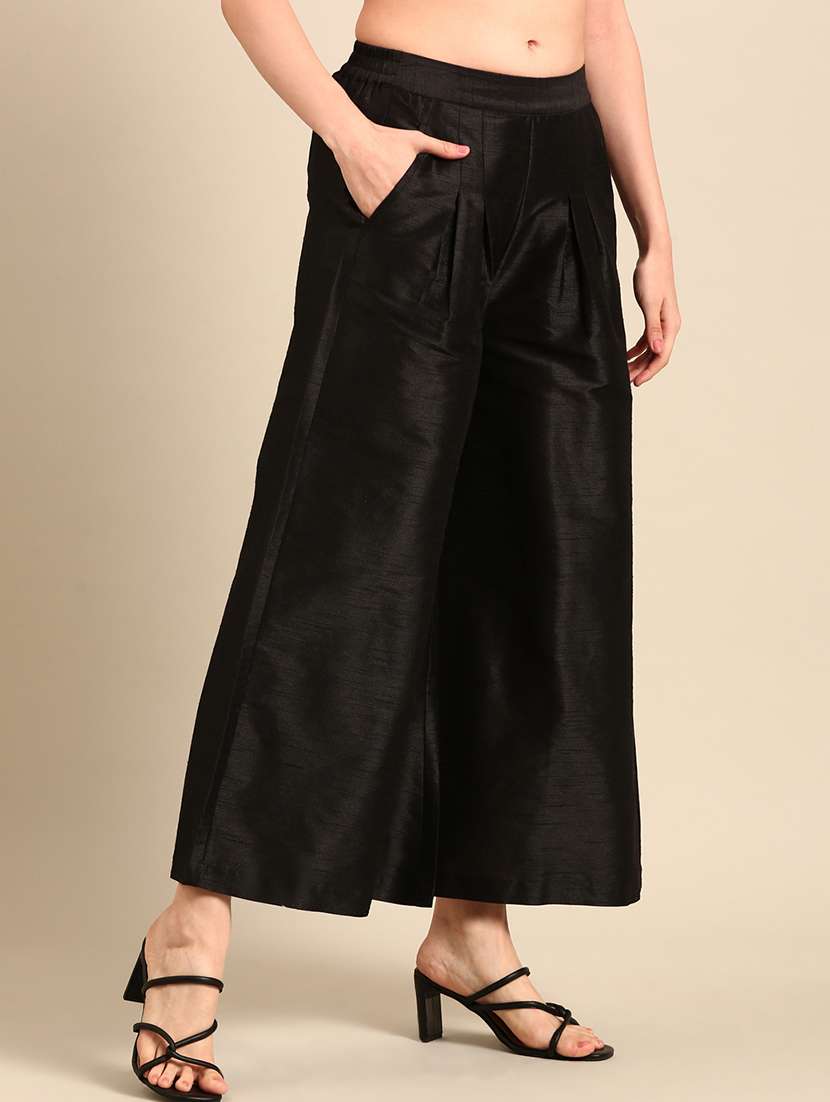 Women Solid Mid Rise Flared Palazzo