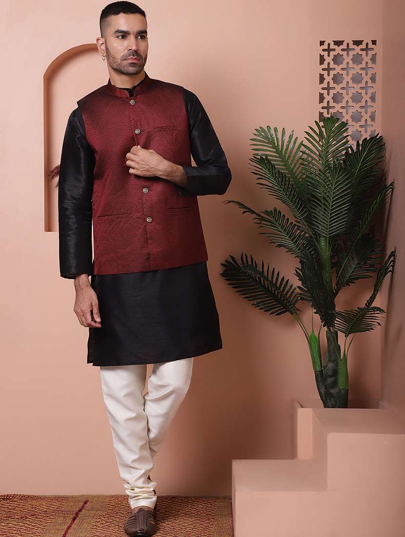 Men Solid Kurta Pyjama Set With Printed Jacket
