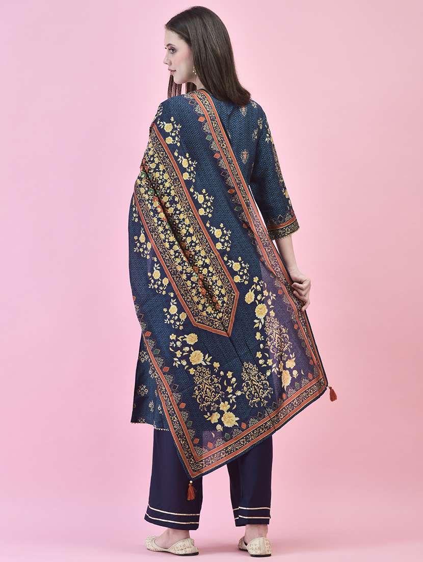 Women Three Quarter Sleeve Kurta Pant With Dupatta Set