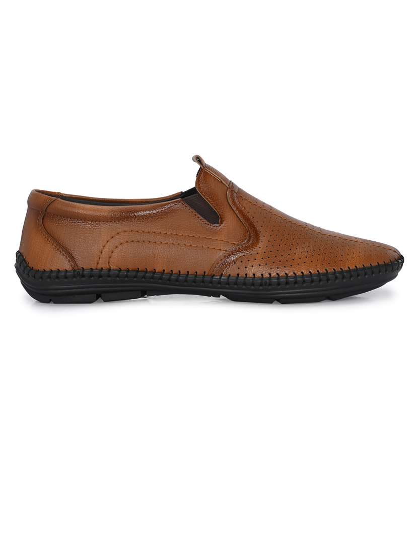 Men Plain Slip On Casual Shoes