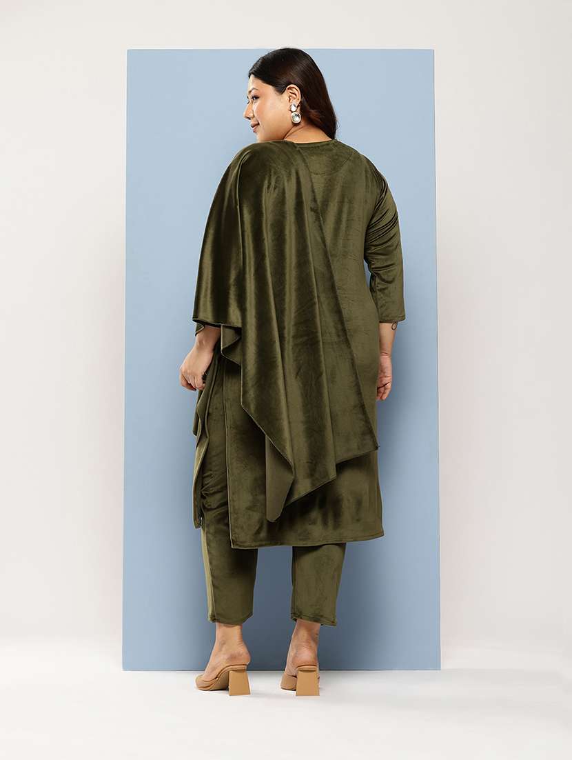 Women Plus Size Round Neck Kurta Pant Set With Dupatta