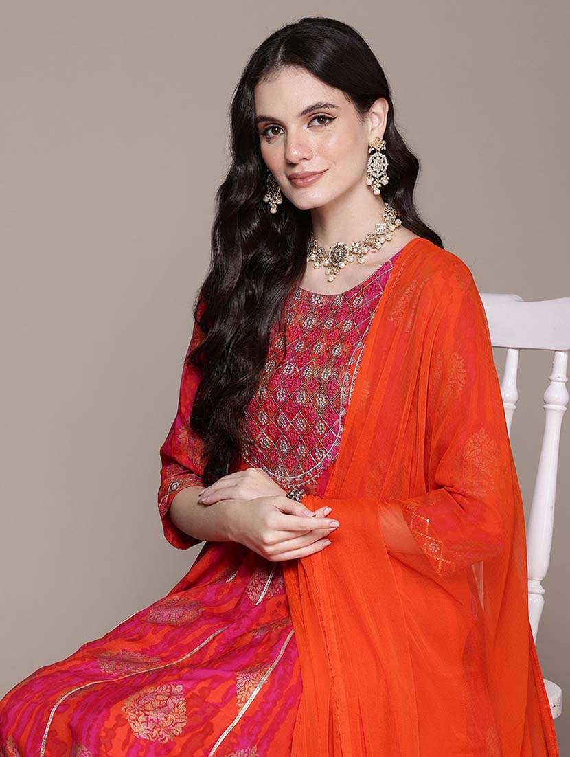 Women Three Quarter Sleeve Anarkali Kurta Pant With Dupatta Set