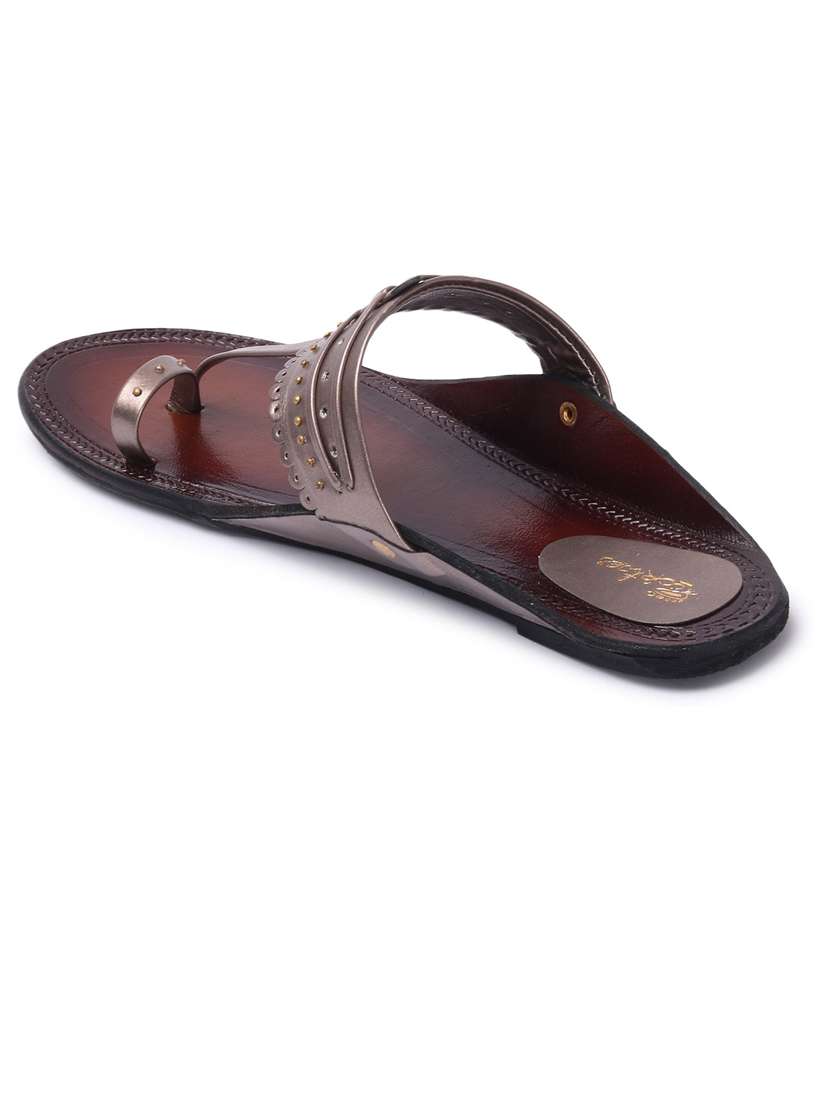 Women Embellished One Toe Kolhapuri