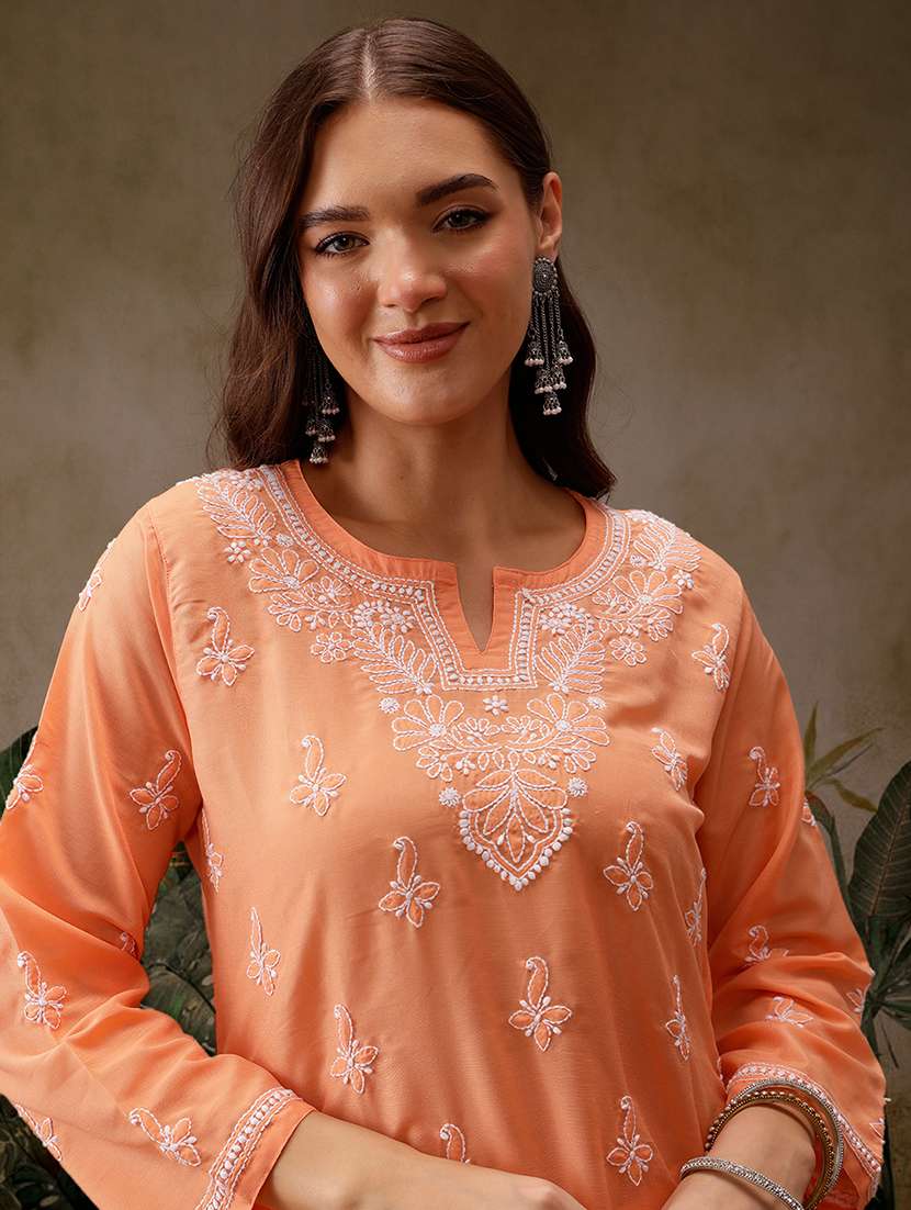 Women Notch Neck Chikankari Work Straight Kurti
