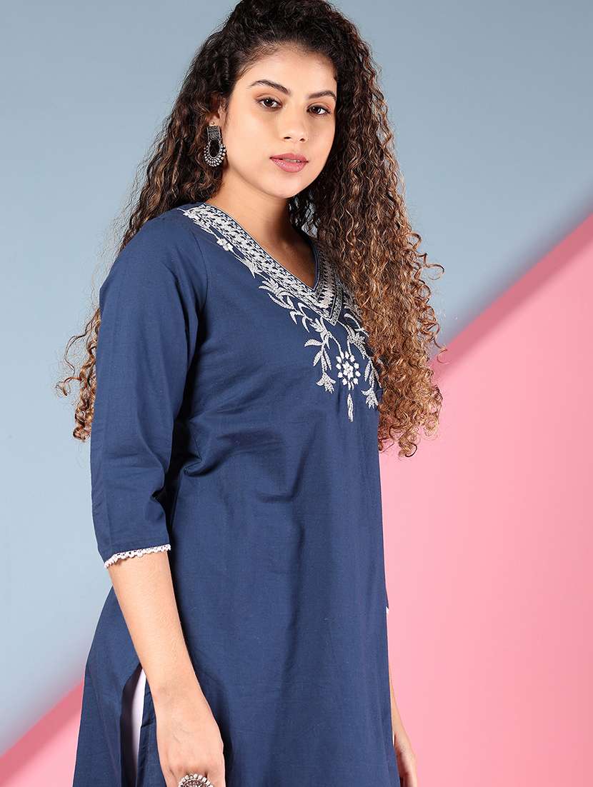 Women Blue Embroidered V Neck Straight Kurta
