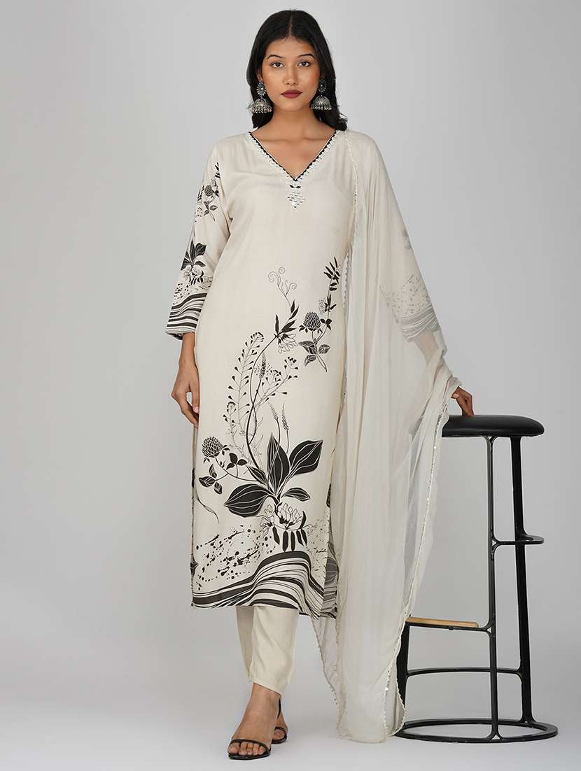 Women Three Quarter Sleeve Kurta Pant With Dupatta Set