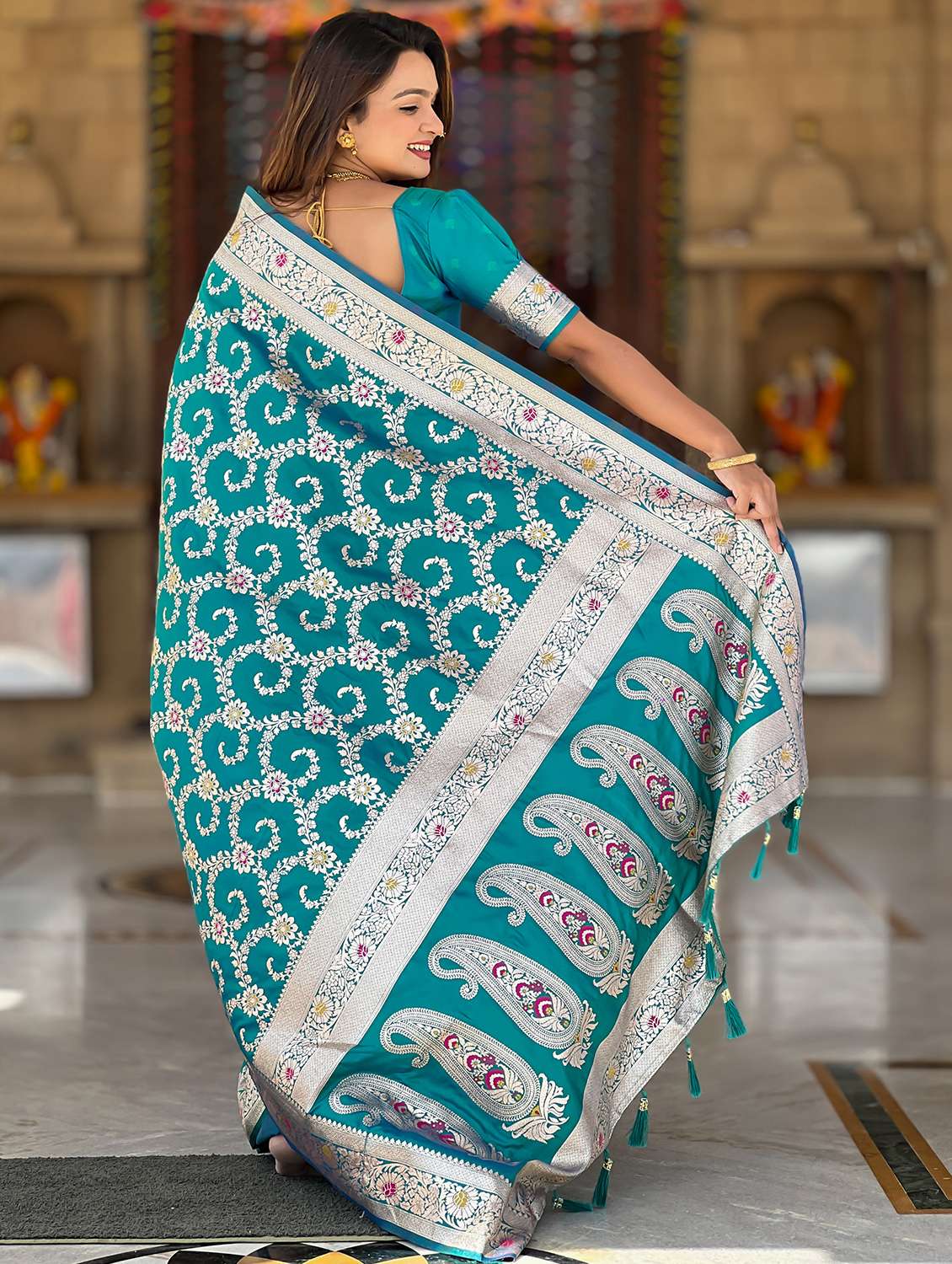Women Self Design Banarasi Saree With Blouse