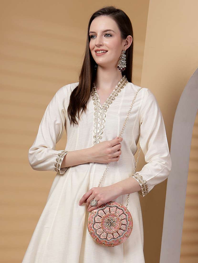 Women Embellished Clutch With Detachable Sling Chain