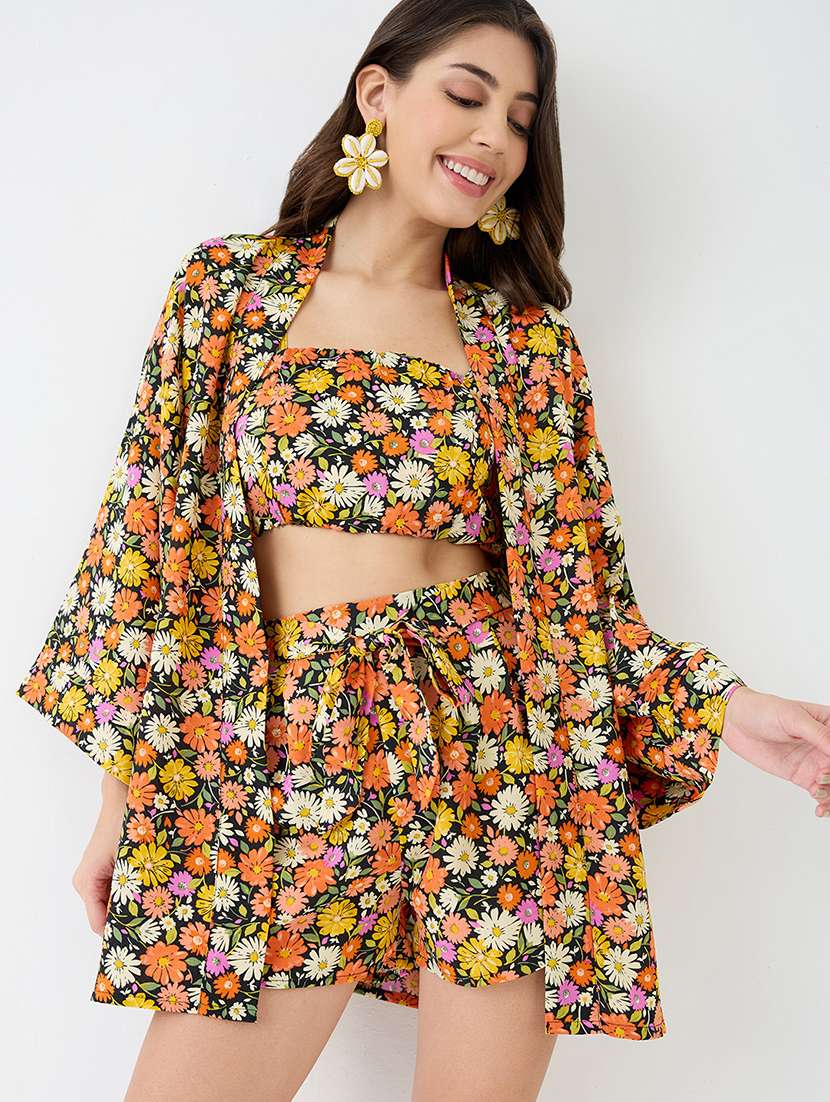 Women Multi Square Neck Strappy Shoulder Floral Print Crop Top With Shorts & Kimono Sleeves Shrug Co Ord Set