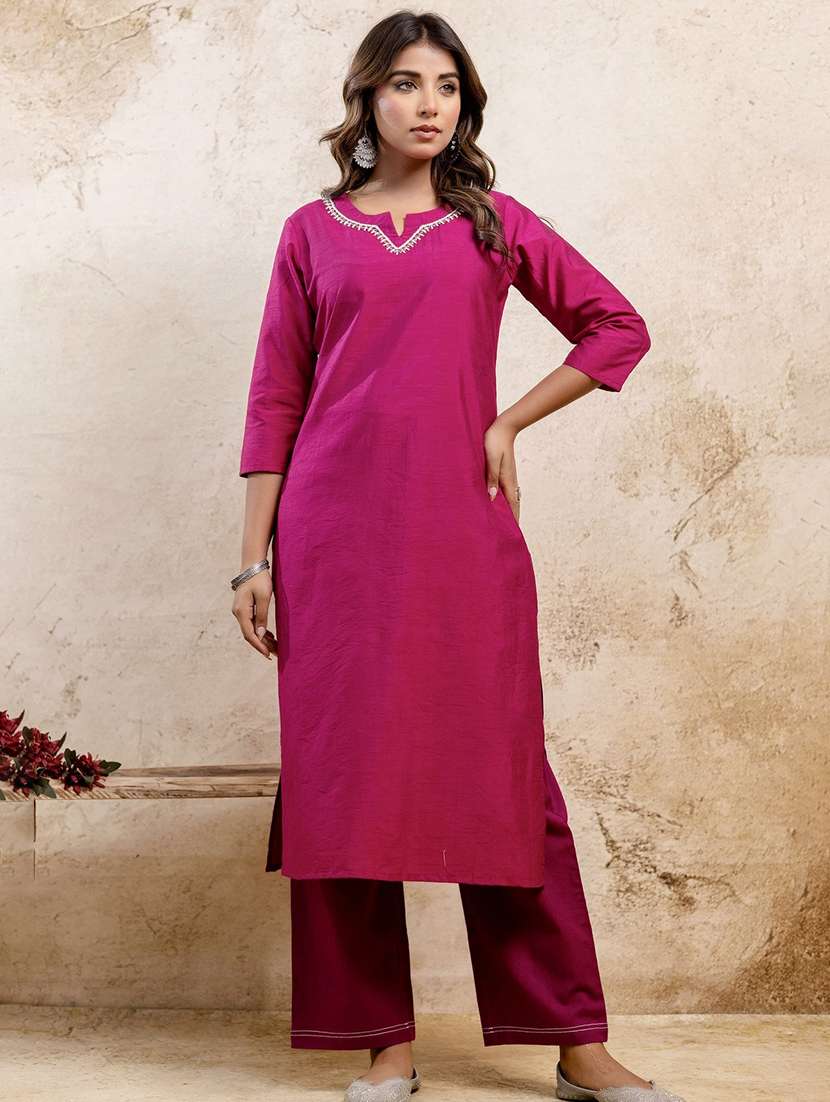Women Three Quarter Sleeve Straight Kurta