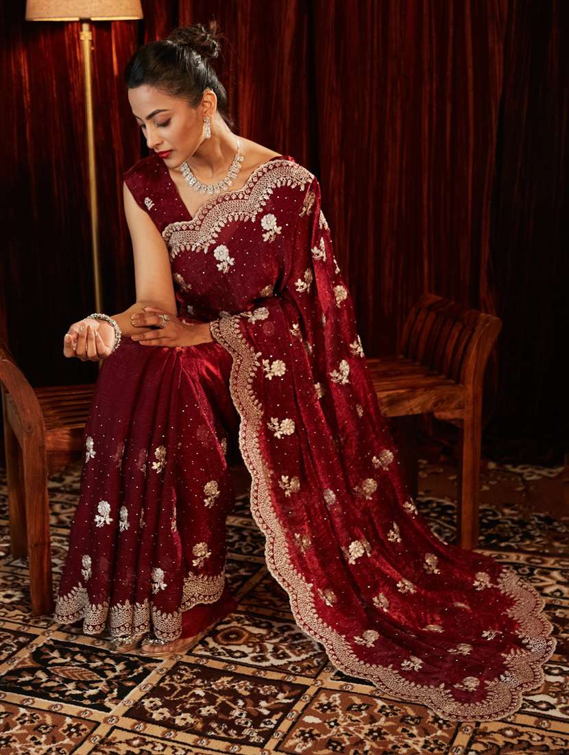 Women Solid With Work Embroidered Saree With Blouse