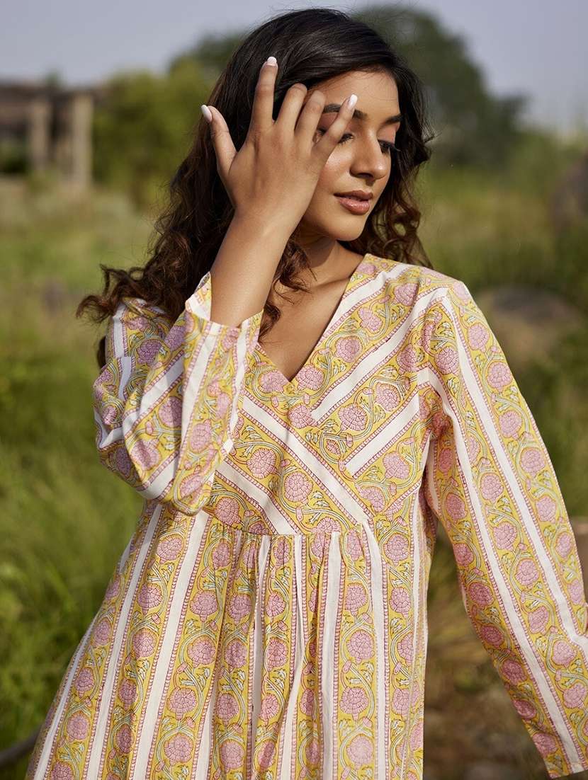 Women Floral Printed Long Sleeve Angrakha Kurta