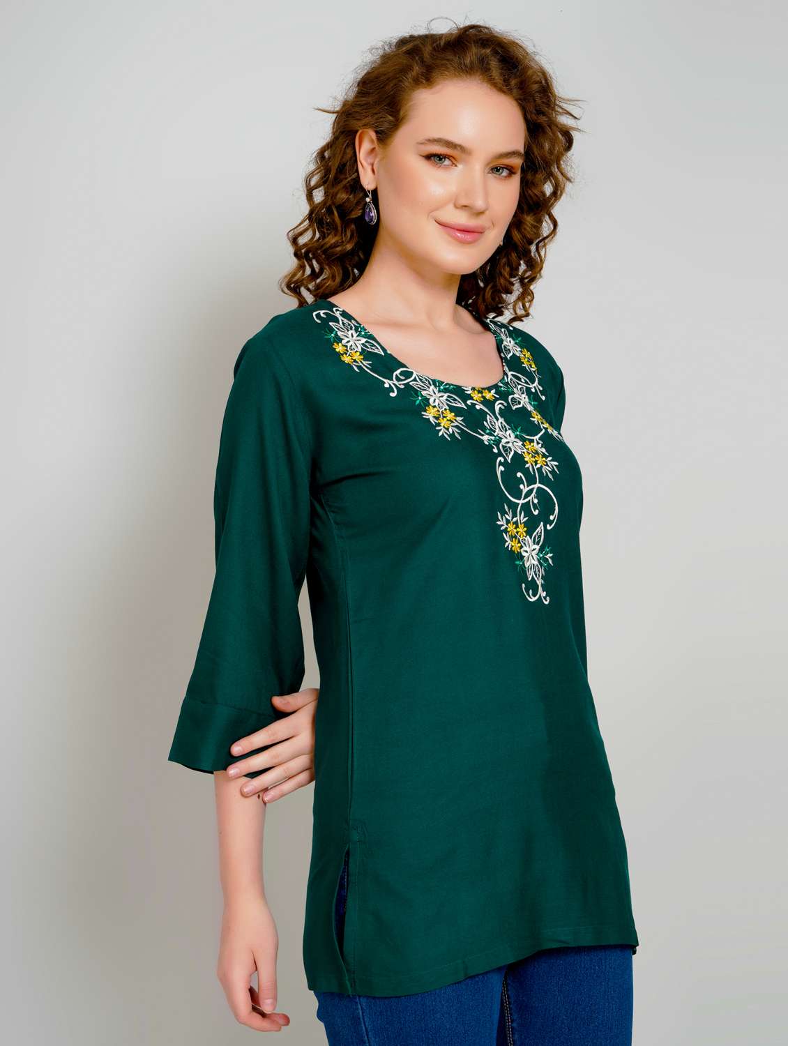 Women Embroidered Three Quarter Sleeve Straight Kurti