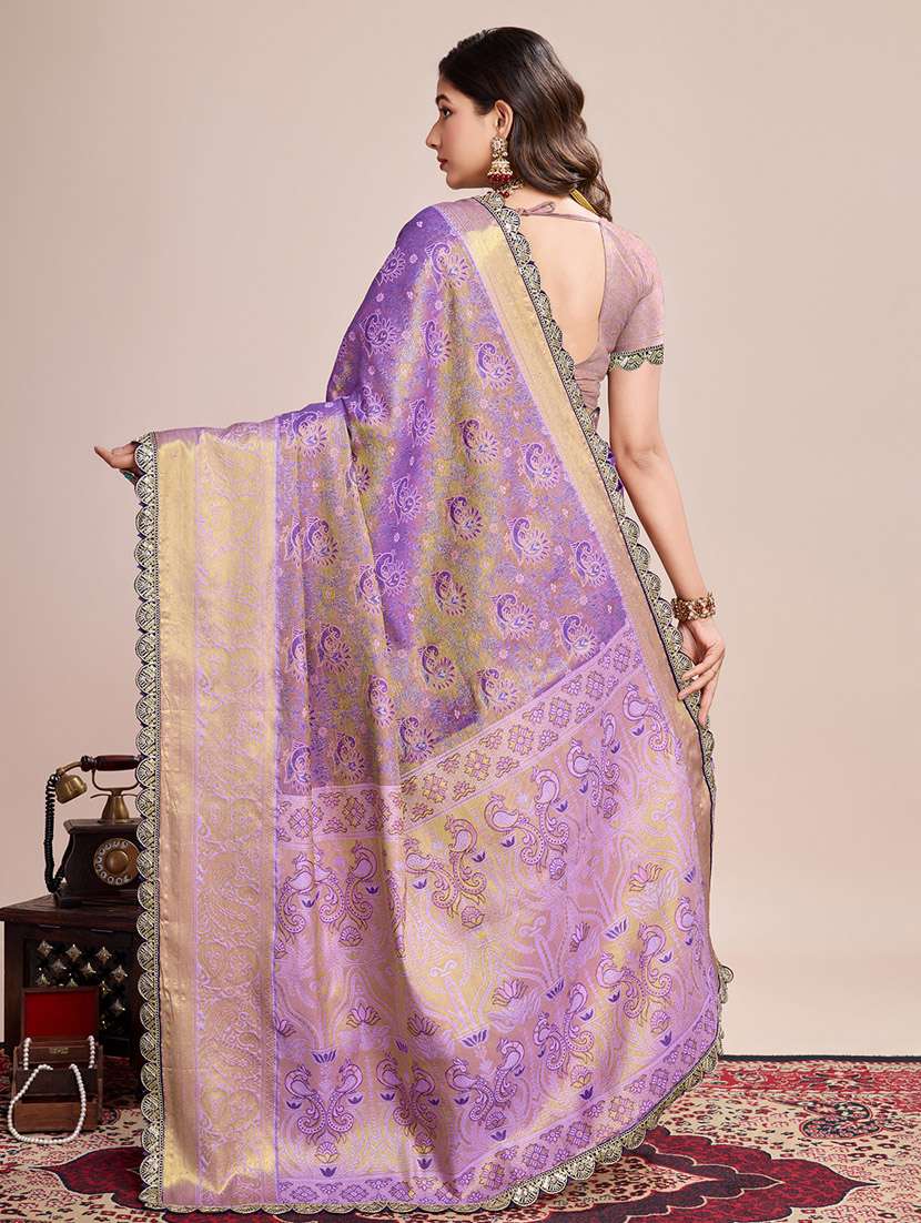 Women Self Design Kanjivaram Saree With Blouse