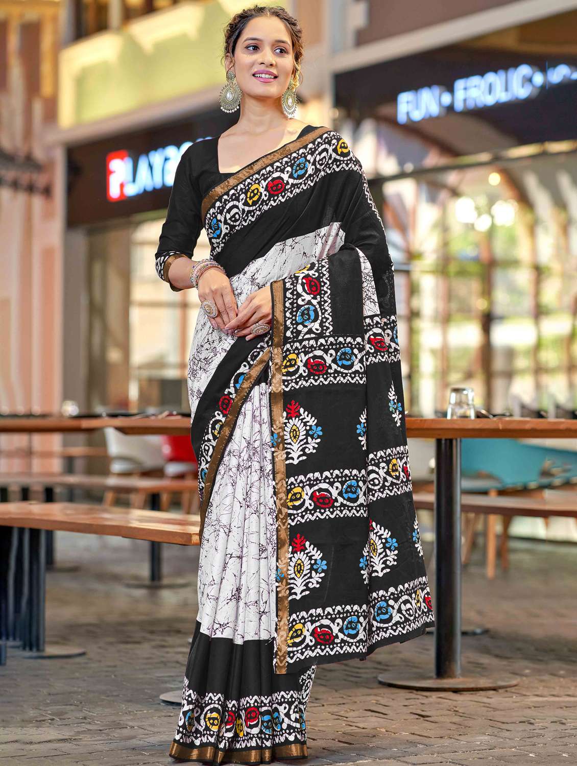 Women Printed Casual Wear Saree With Blouse