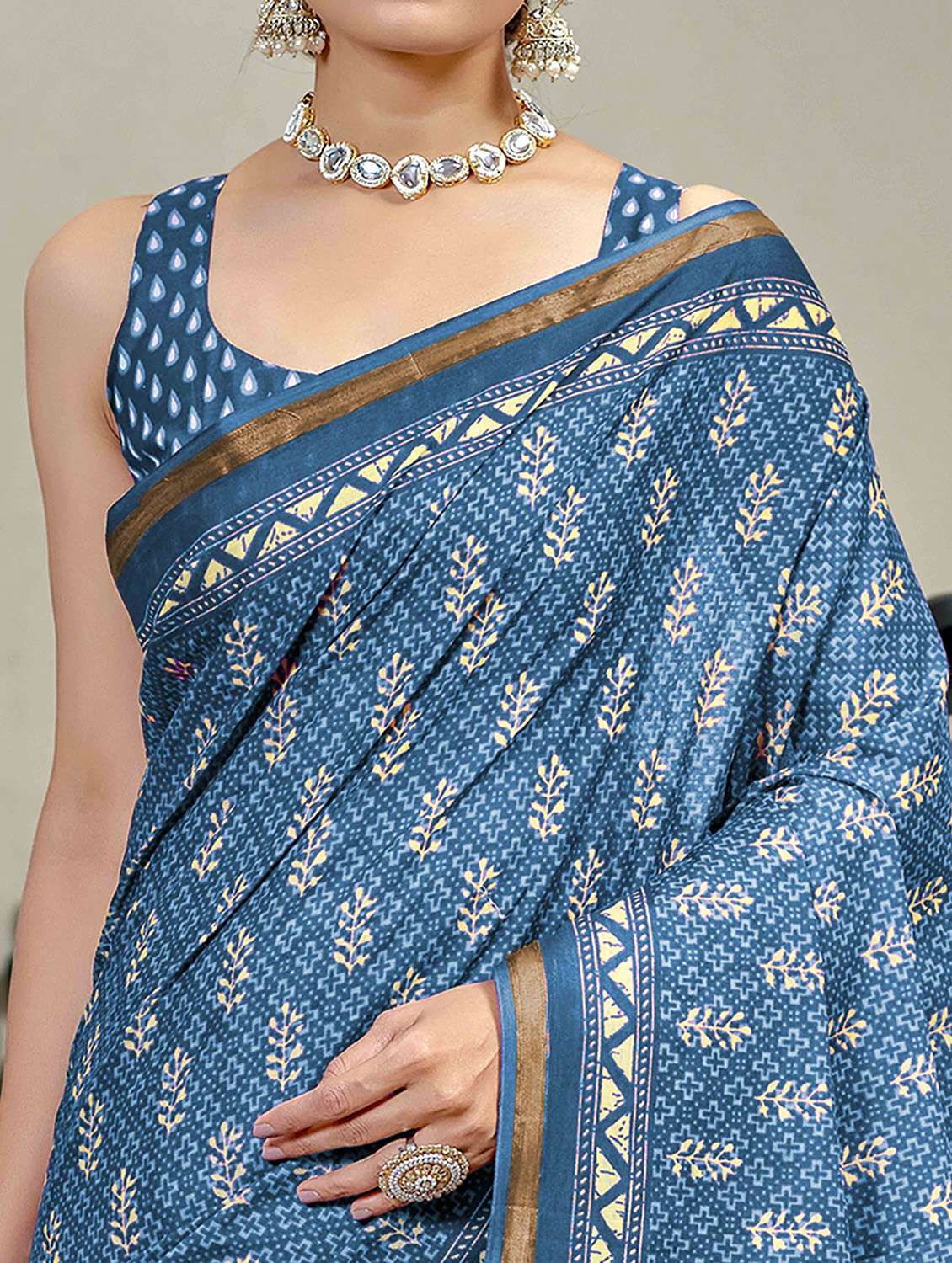 Women Printed Casual Wear Saree With Blouse