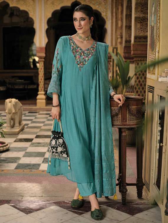 Women Three Quarter Sleeve Kurta Pant With Dupatta Set