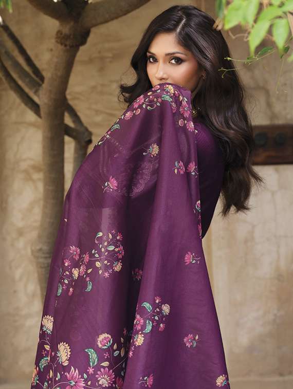 Women Embroidered Long Sleeve Kurta Pant With Dupatta Set