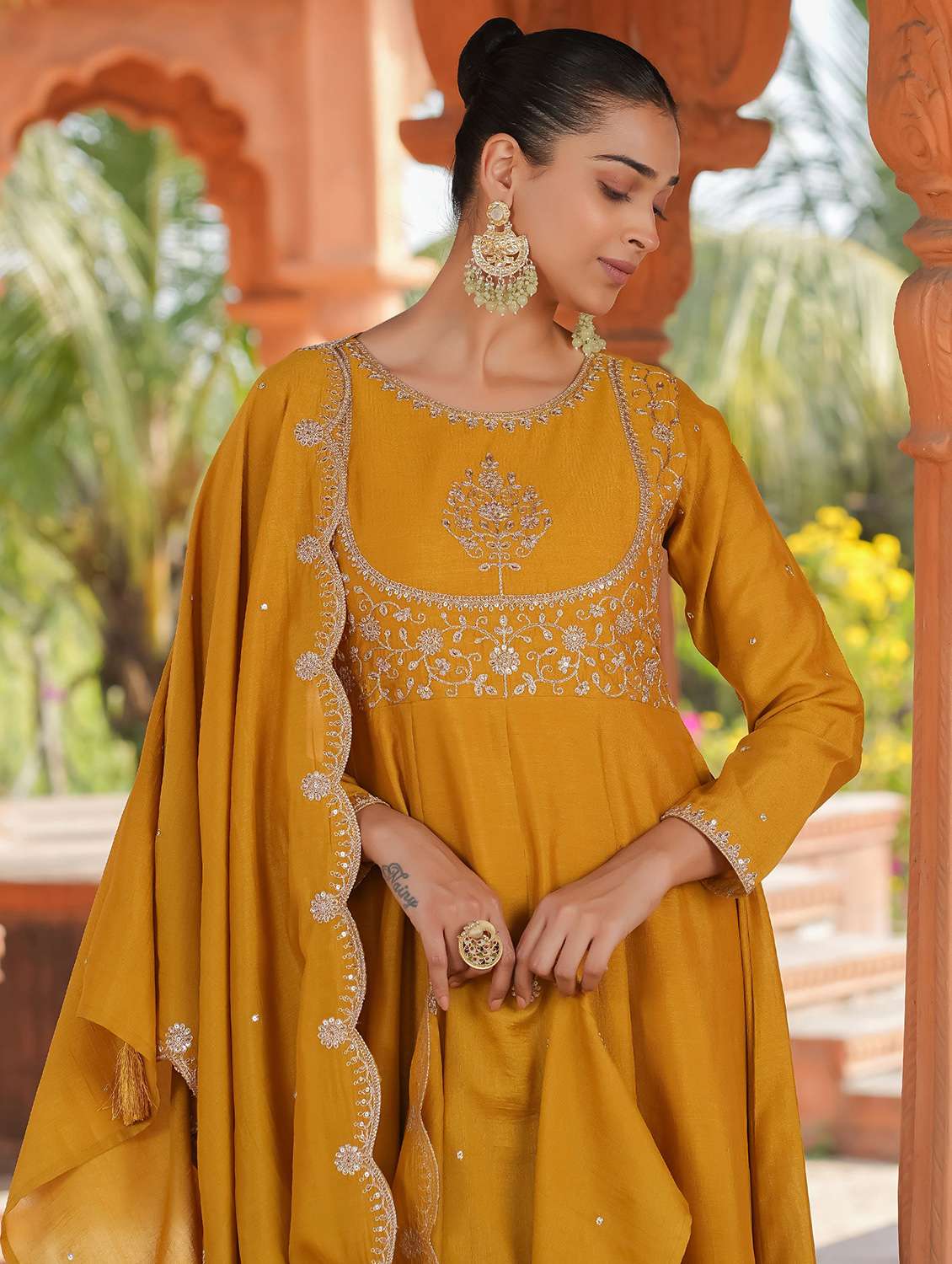 Women Embroidered Long Sleeve Kurta Pant With Dupatta Set