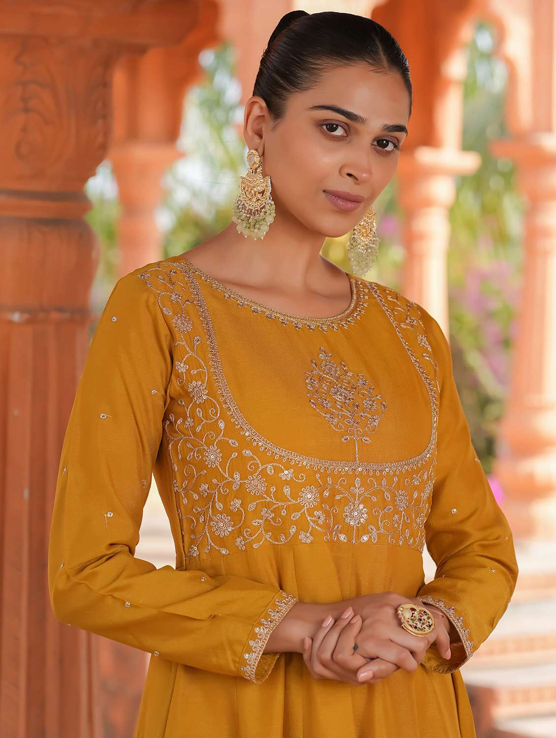 Women Embroidered Long Sleeve Kurta Pant With Dupatta Set