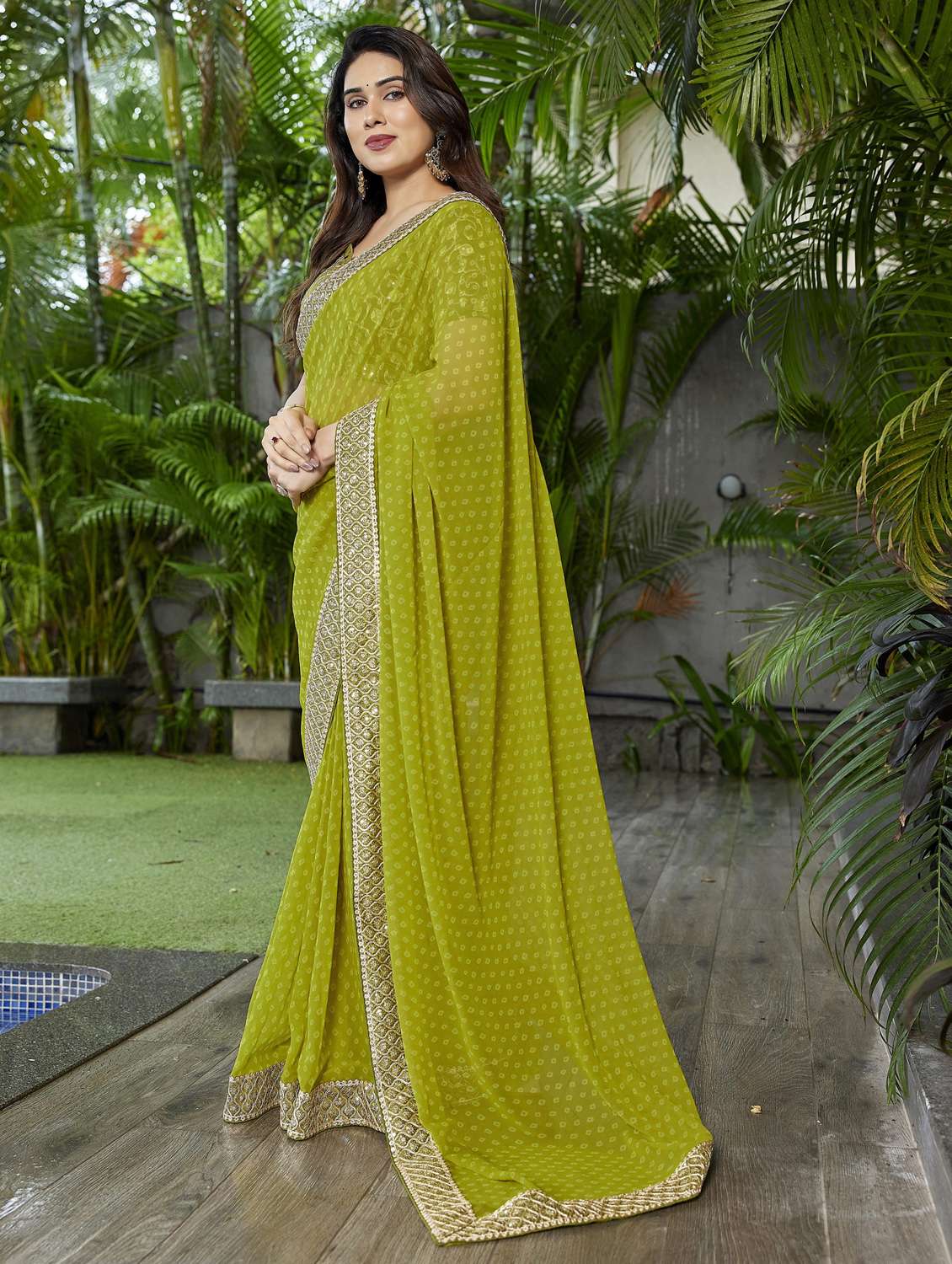 Women Bandhani Printed Bordered Saree With Blouse